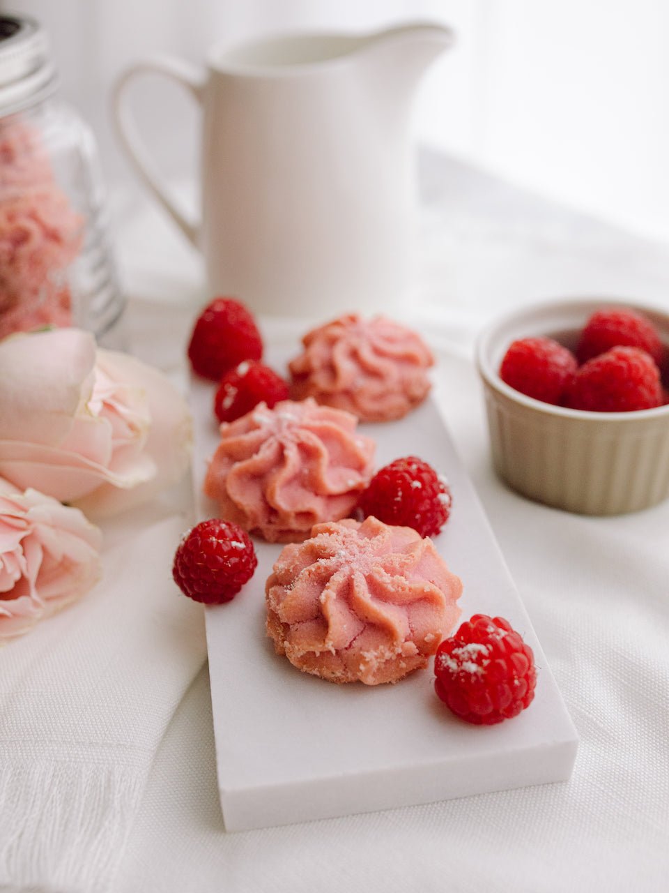 Lowrey Raspberry Butter Cookies – Premium NZ Red Tin