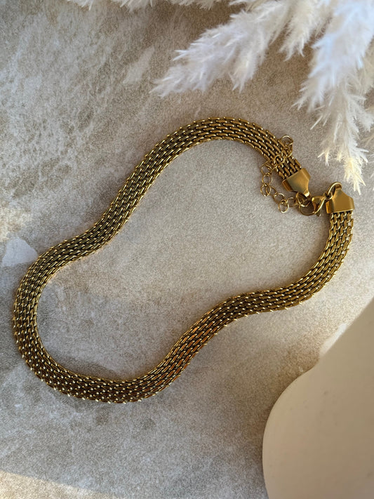 Rāranga Kōura Gold Mesh Necklace