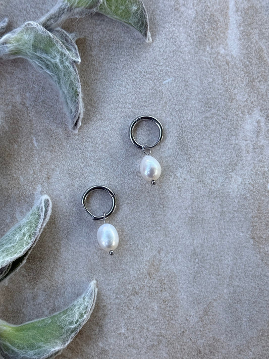 Heitiki Pearl Silver Huggies