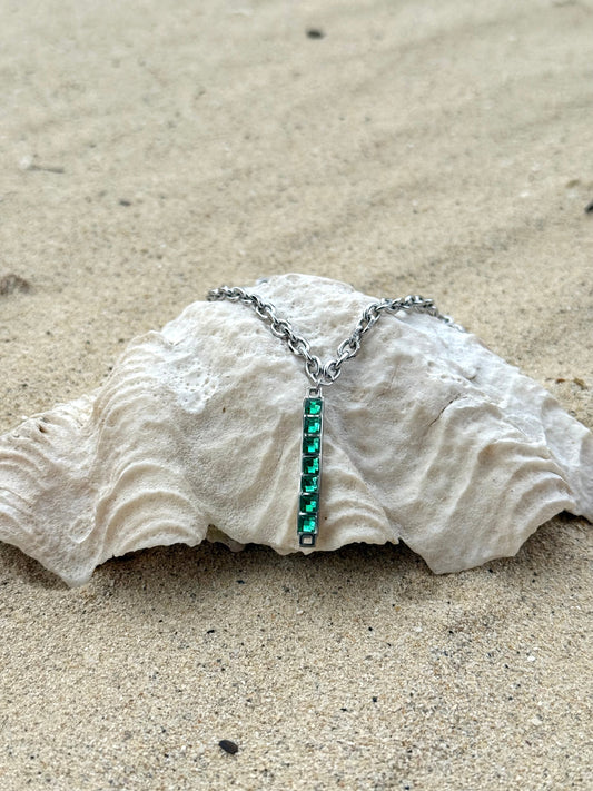 Tāhū Hiriwa Kākāriki Silver Necklace