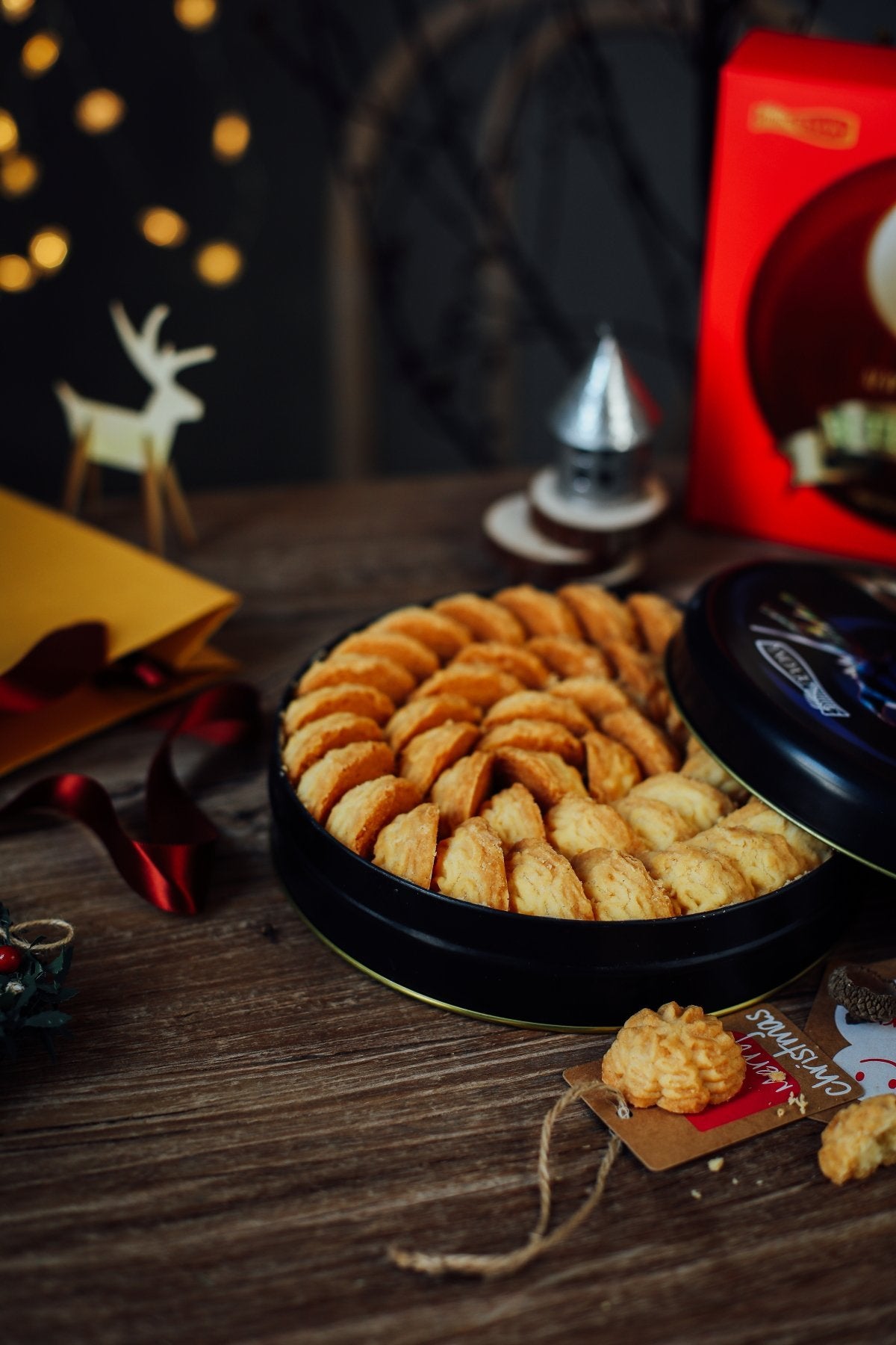 Lowrey Original Butter Cookies 8 Tins β Value Pack