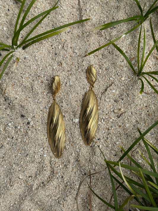 Rau Rere Gold Earrings