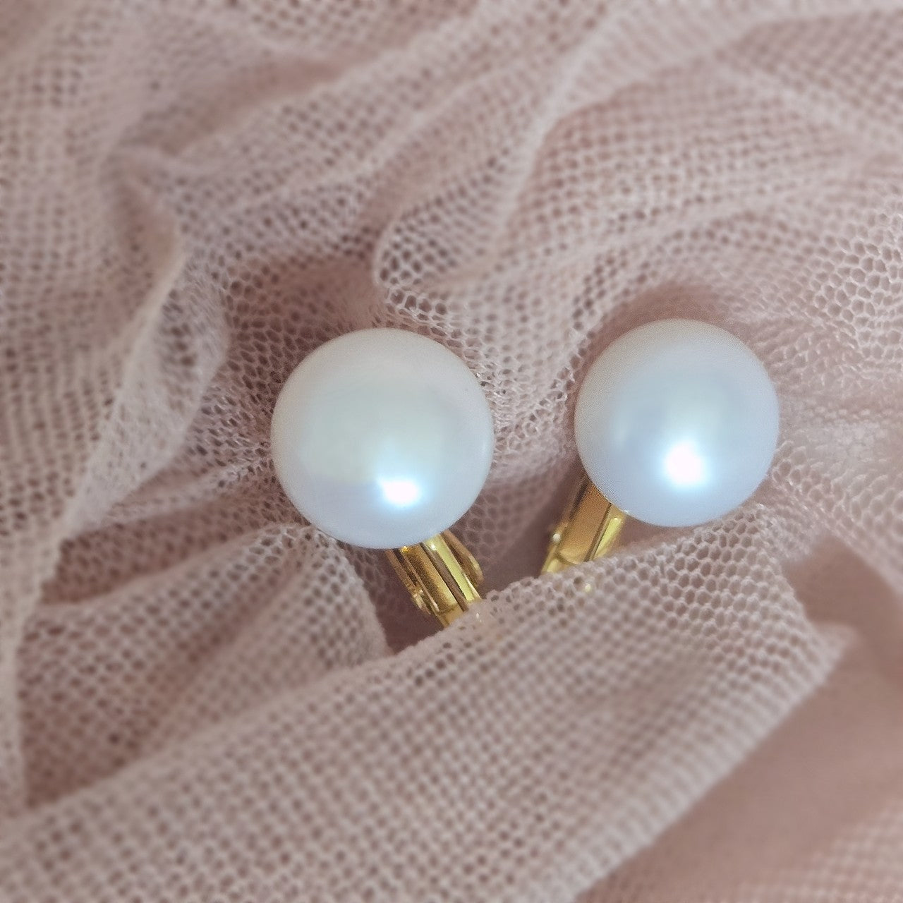 Luna Clip-On Freshwater Pearl Studs